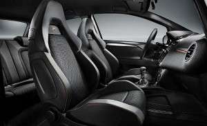 ウチのクルマの“作業室”の景色。今はもう見られない、オフィシャルサイトの画像より