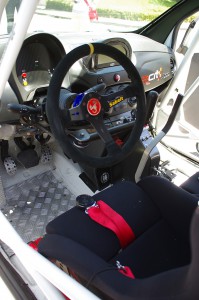 番外編:ムゼオ・チンクエチェント・レーシングチームから全日本ラリーニ参戦した「ABARTH 500 RALLY R3T」のコクピット。チンクだけど、ガラリとスパルタンに変身している。
