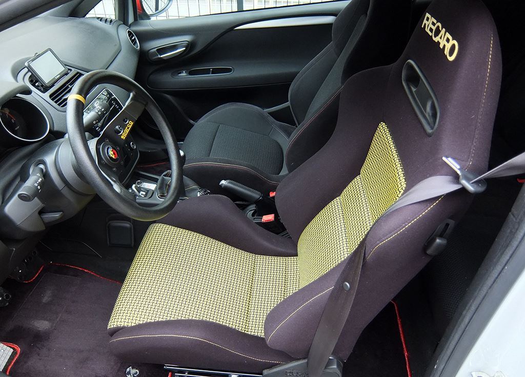 だんだん、カラダに馴染んできたなぁ、このクルマ。