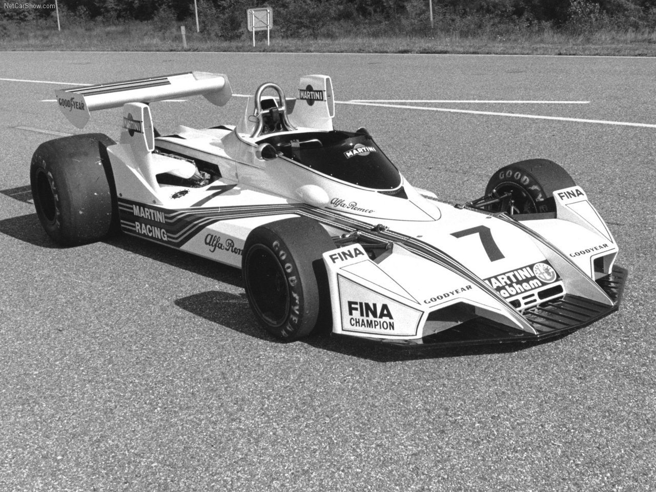 ヤンエグ（死語）VS 没落貴族、どっちが好き？ いや、アルファ ロメオのことなんですが。