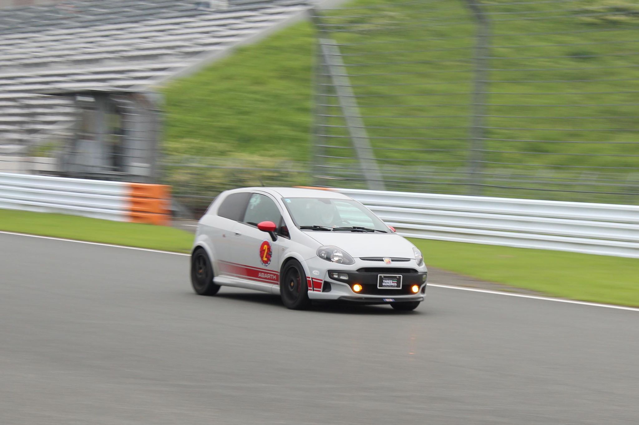 アクセルは早めに　ブレーキは控えめに　［ 2019年、アバルト乗りのオッサンの抱負］