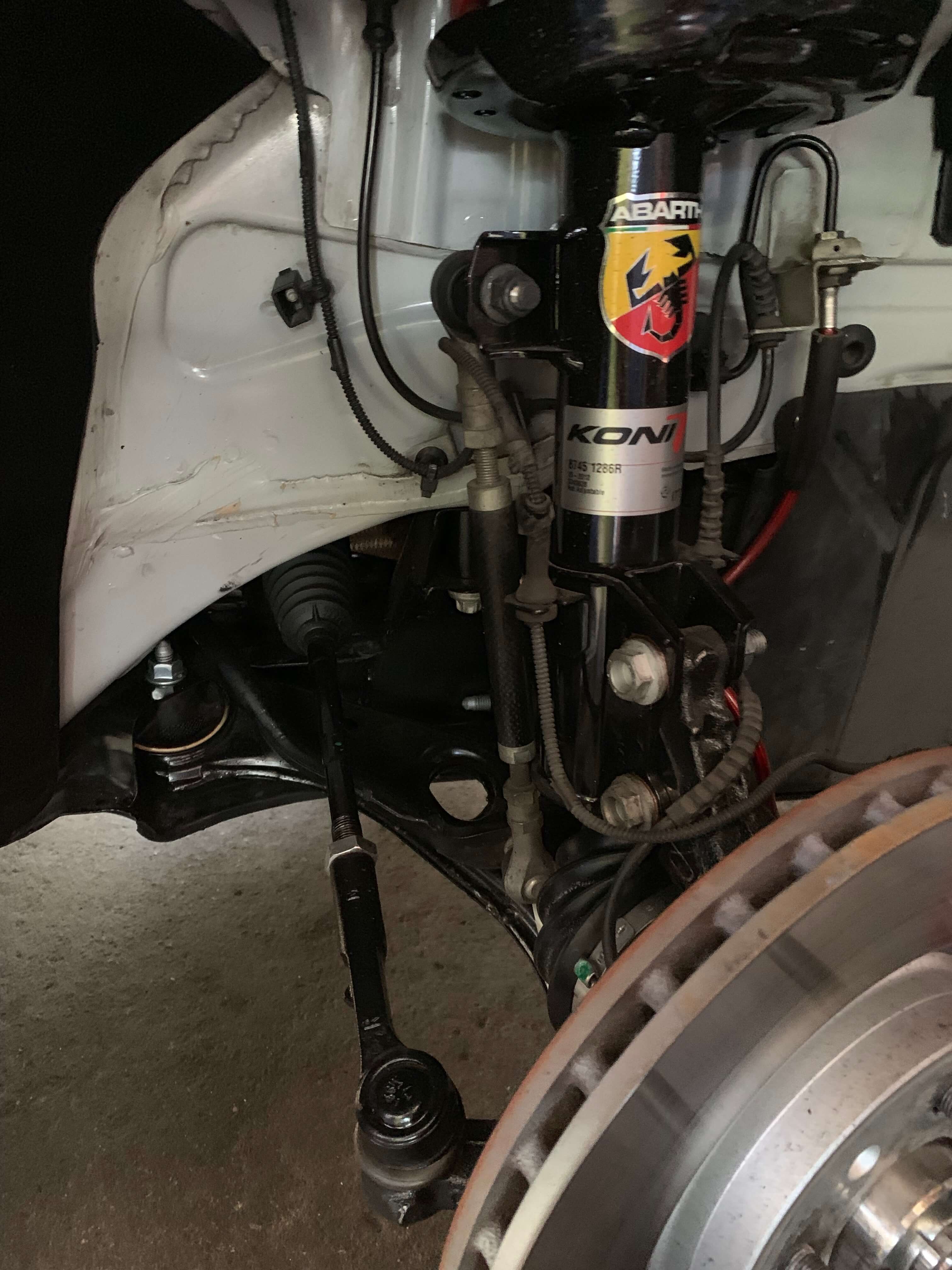 コニのアブソーバー装着時