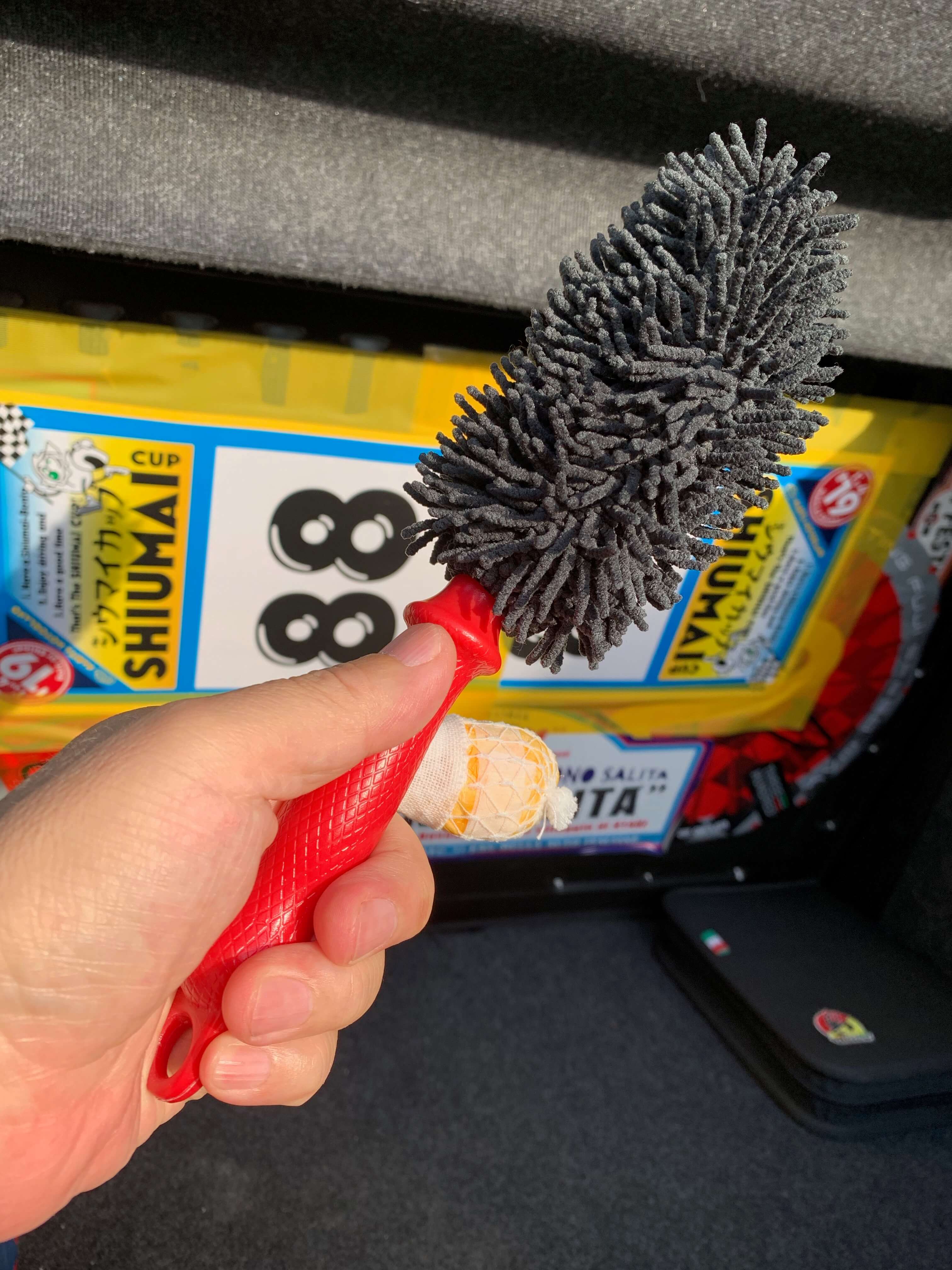 スゴく使えるぞ、OZラリーレーシング専用ブラシと言ってもイイくらい［ 鬼人手 ジュニア ］