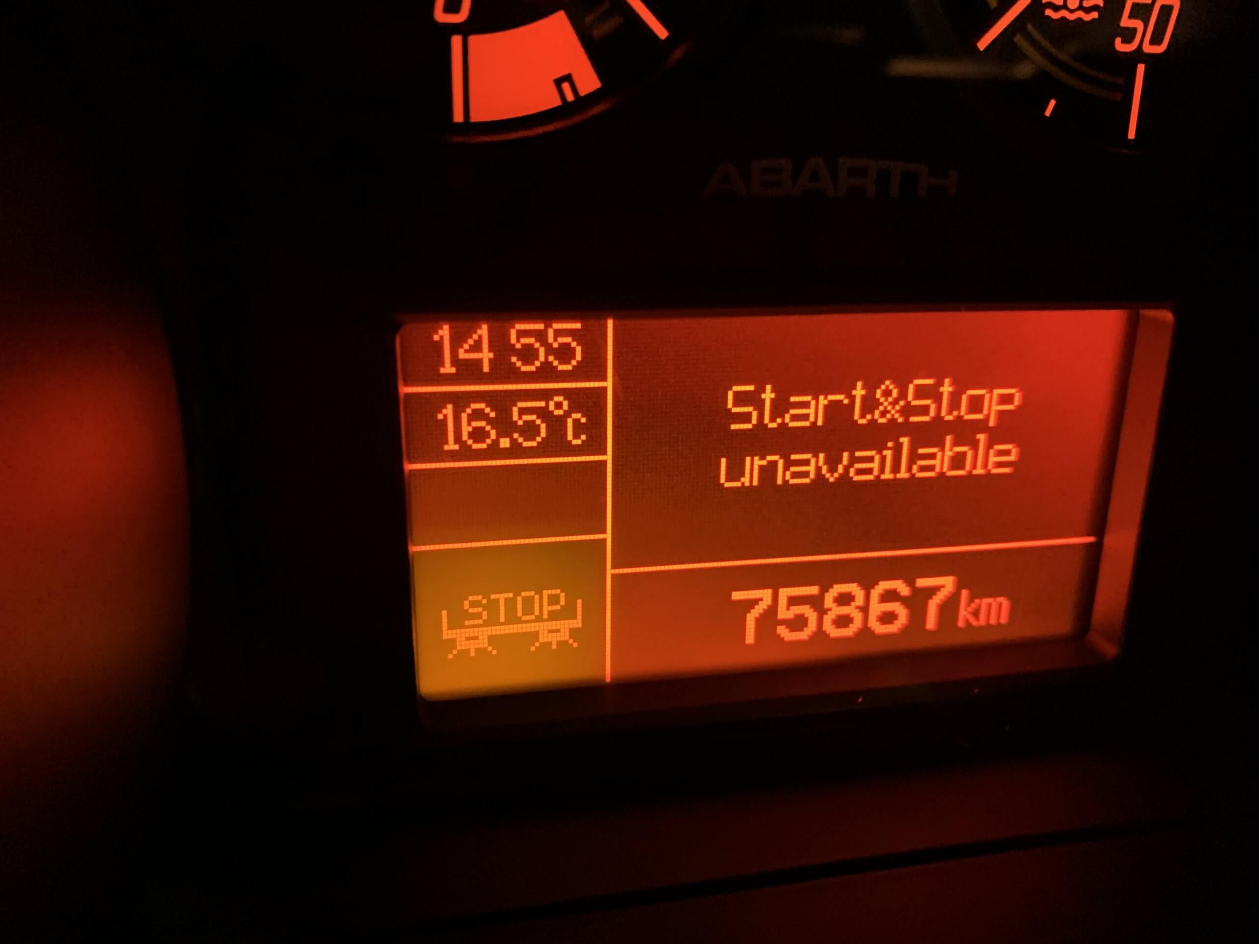 ストップランプ球交換 ［ 経年劣化のお年頃 ］