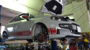 軽量フライホイールとハイパフォーマンス・クランクプーリーを装着した