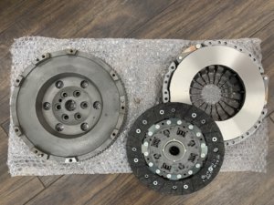 例の軽量フライホイール