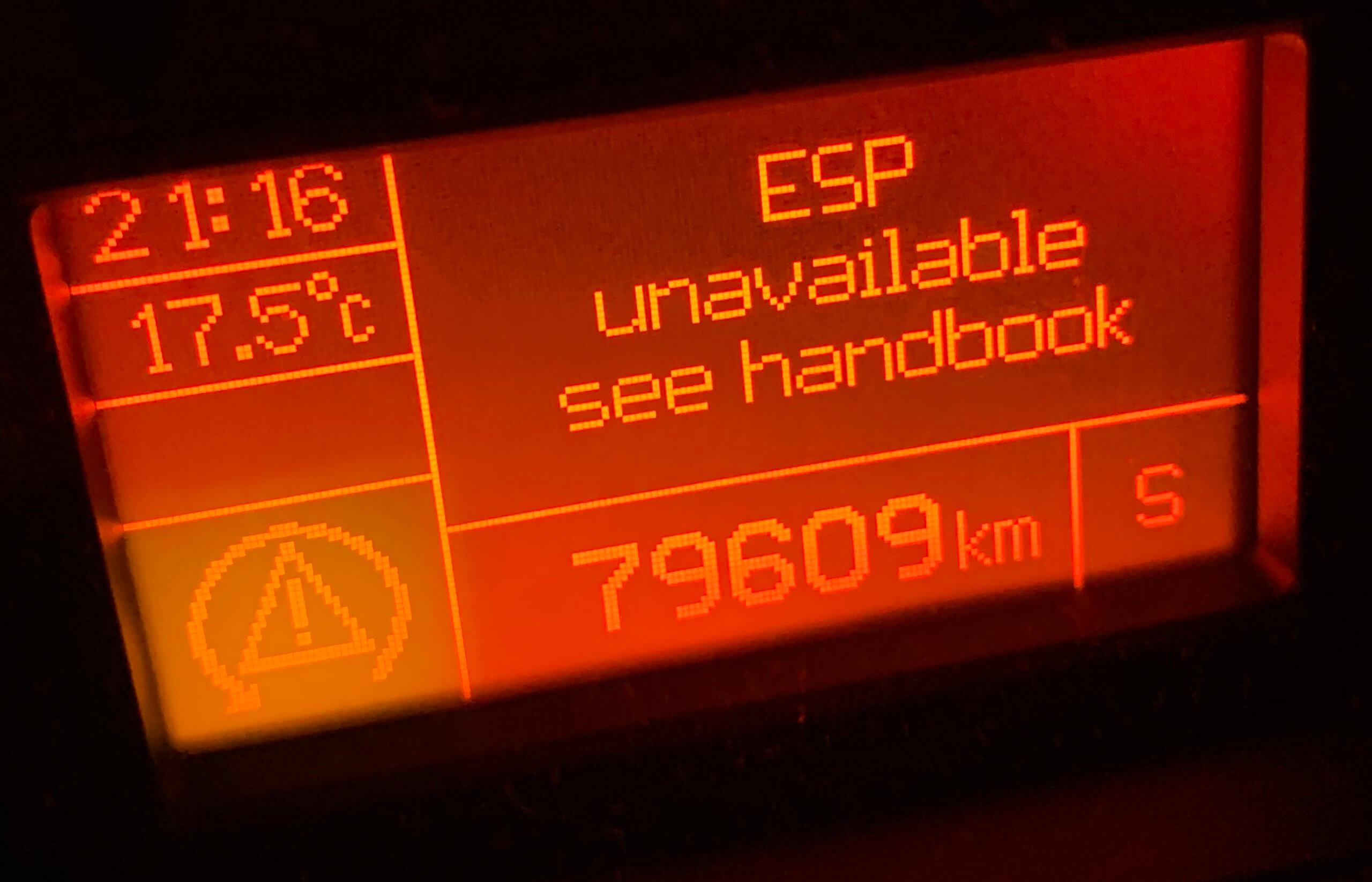 御嶽サリータ前の点検整備、その2 ［ ブレーキスイッチが原因でエラー頻発するのを修理 ］