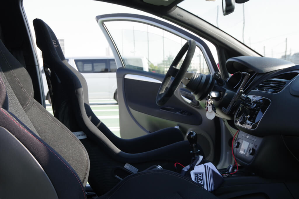 ハンドルのチルトとテレスコピック比較画像