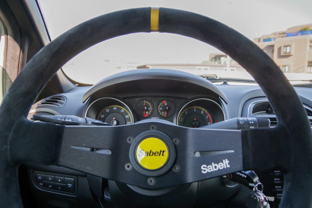 ハンドルのチルトとテレスコピック比較画像