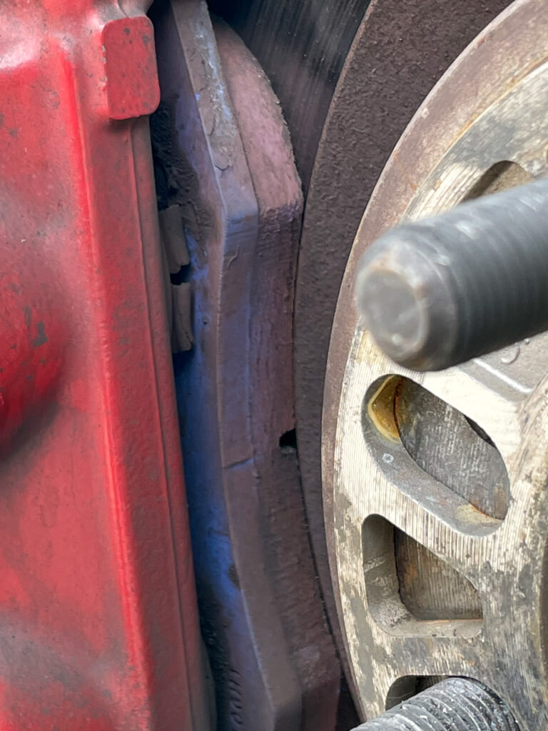 フロントブレーキパッド、交換前