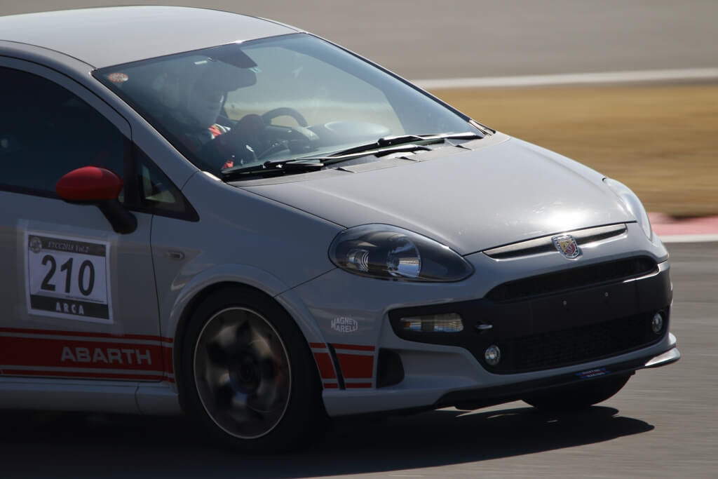 サーキットの走行ラインって自分で探すのもんじゃないのか ［ 自分は自己満系の走り好きだとわかりました ］