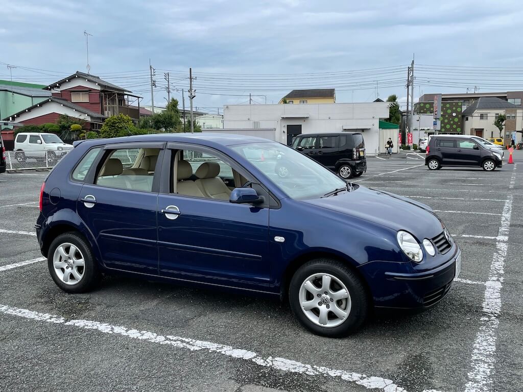 ブレーキランプのケース、溶けちゃってました ［ ディーラーで久々に12カ月点検 ］