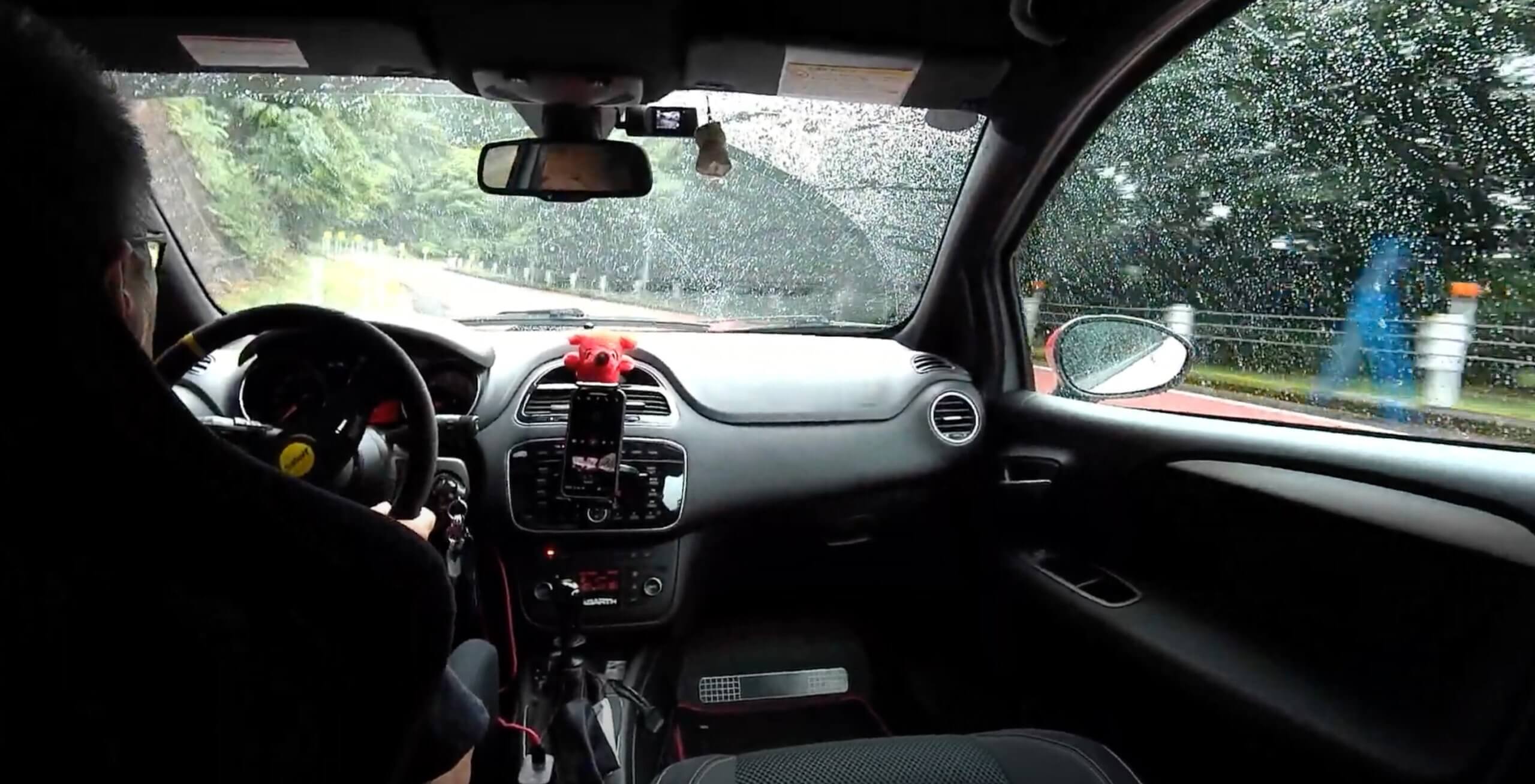 雨の峠、アラゴスタの減衰とか、コンチネンタルタイヤのウェットグリップとか［ ある日のリマインド］