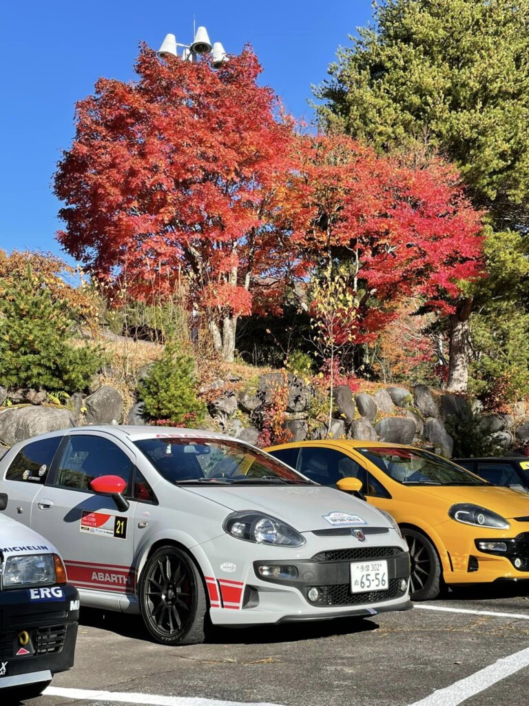 ホテルの駐車場にて