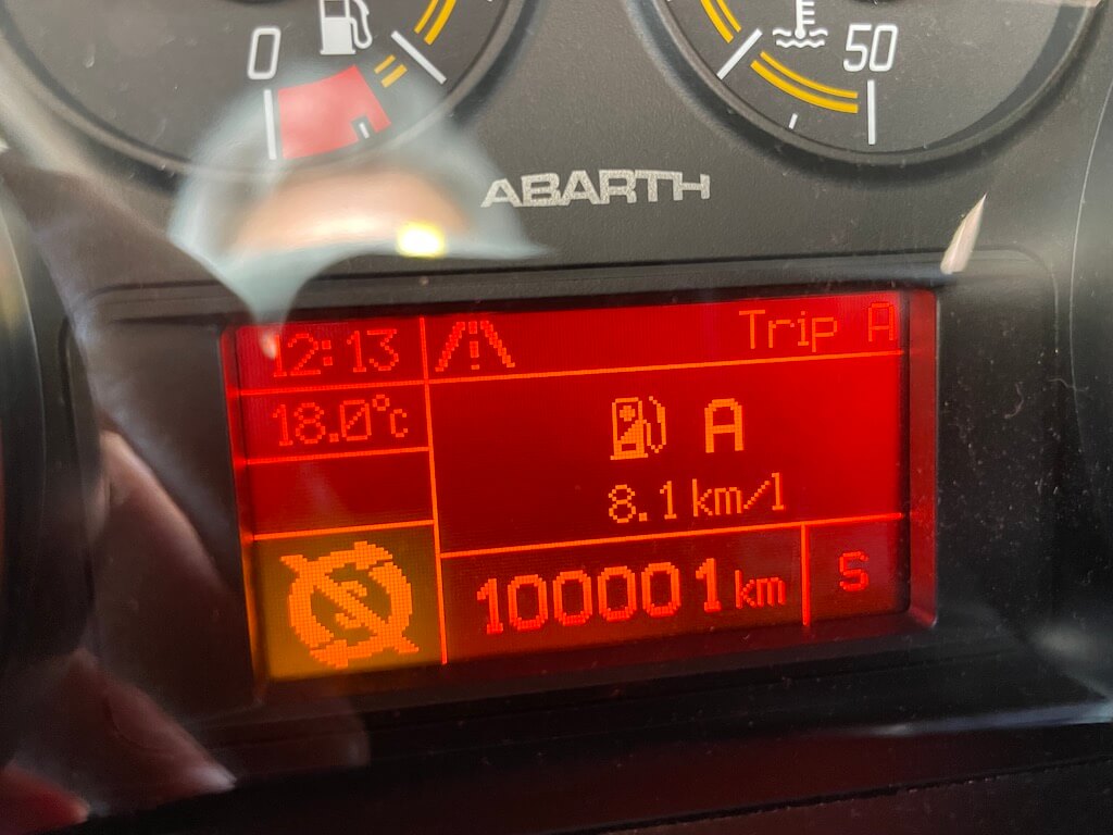 祝10万キロ！なんか目の前の景色がちょっと変わった気がする ［ 10年めのアバルト プント ］