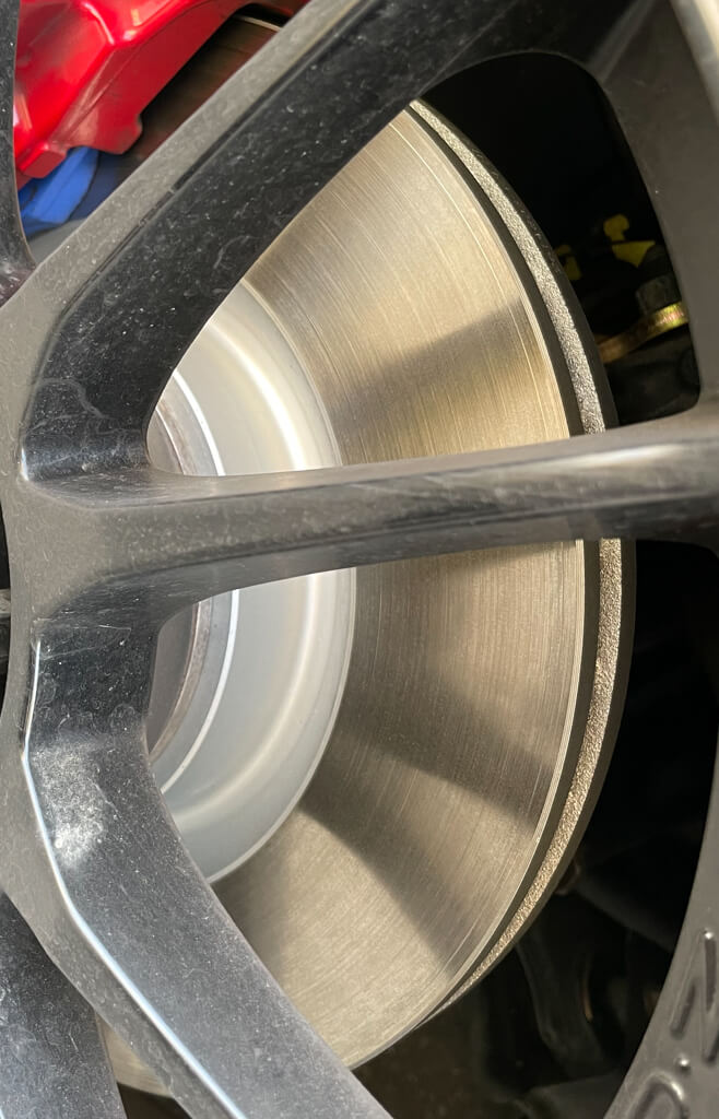 ディスクローター、ドライバー側が焼けるって知ってた？ ［ ディスクローター／パッド交換＠100524km ］