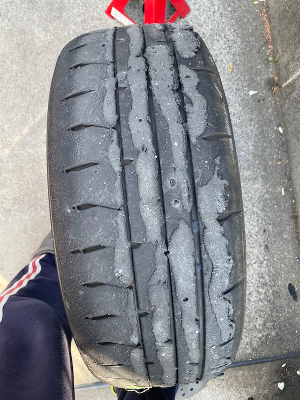 タイヤのトレッド