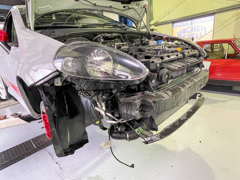 ホース裂けるわ、5速いなくなるわ ［ FiatFestaを前に、ちょっとしたトラブルいろいろ ］