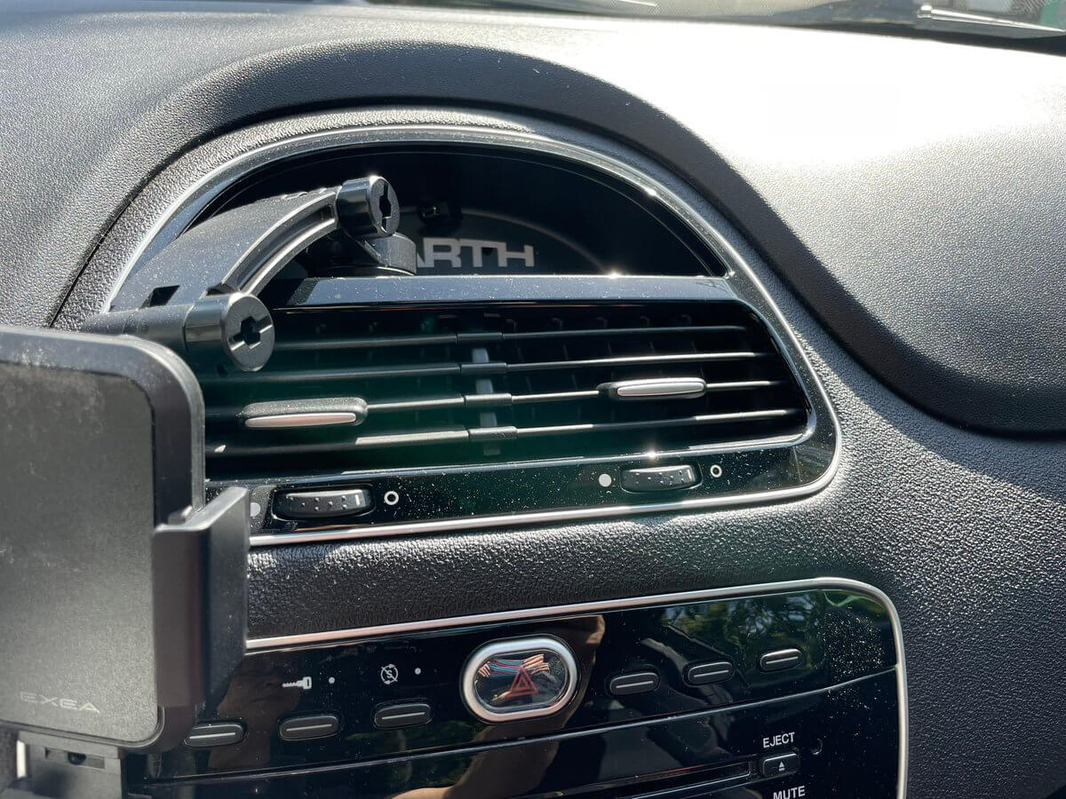 やっぱエアコン効かない、ゆうつ