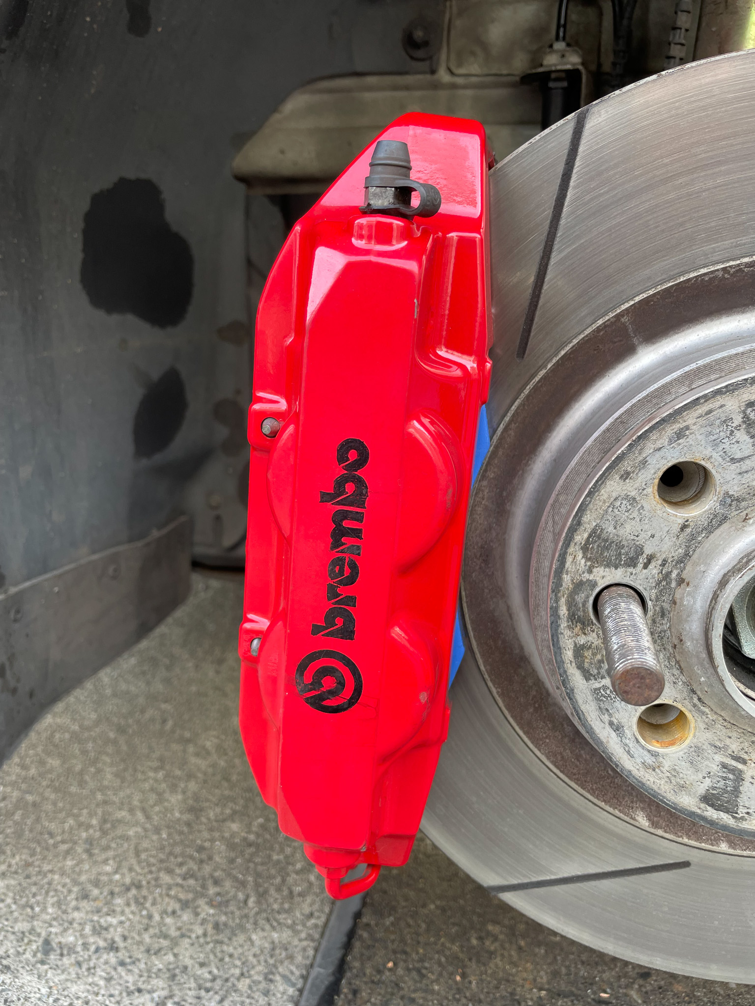 お漏らしデタ、左キャリパー交換＠122,100km ［ 中古キャリパーあってヨカッタ！ ］